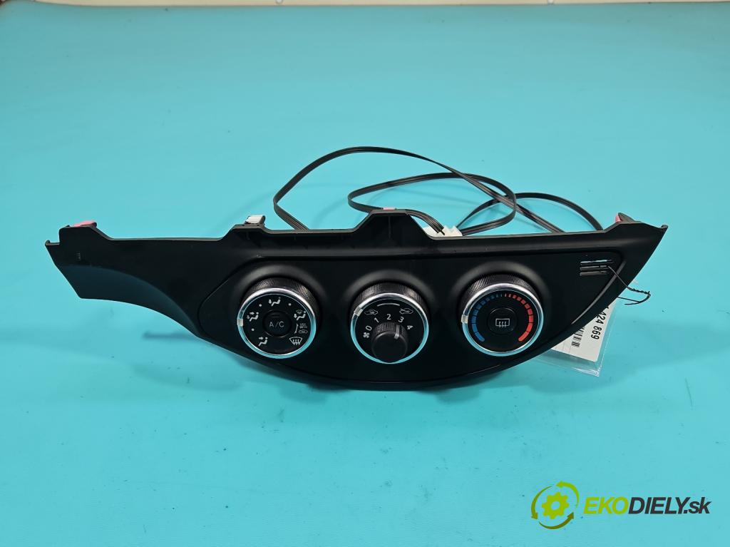 Toyota Yaris III 2011-2020 1.0 VVT-i: 69KM manual 51 kW 998 cm3 3- panel kúrenia
