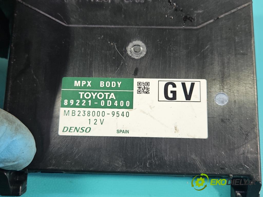 Toyota Yaris III 2011-2020 1.0 VVT-i: 69KM manual 51 kW 998 cm3 3- riadiaca jednotka motora 0261S09657