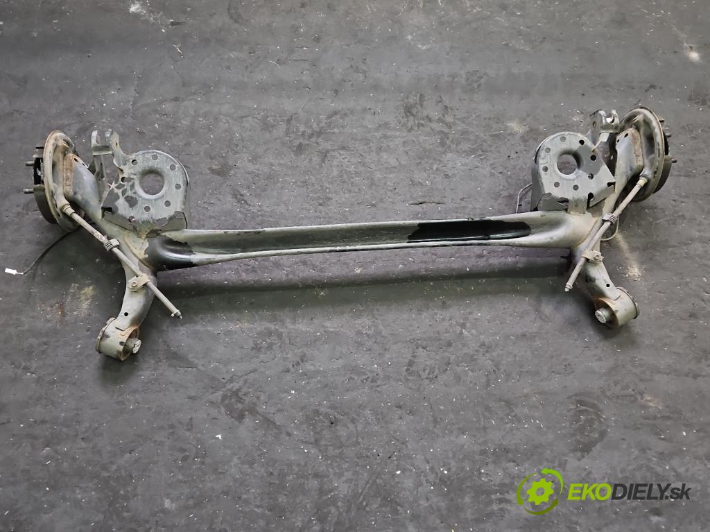 Toyota Yaris III 2011-2020 1.0 VVT-i 69KM manual 51 kW 998 cm3 3- zadní výztuha  (Výztuhy zadní)