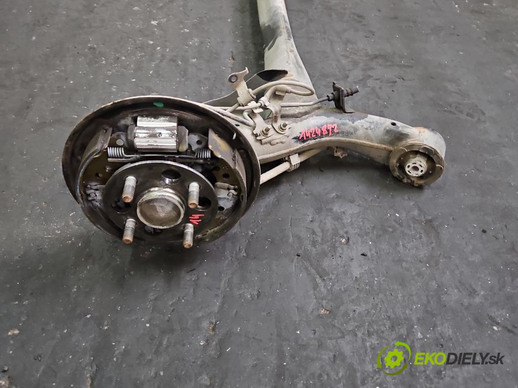 Toyota Yaris III 2011-2020 1.0 VVT-i 69KM manual 51 kW 998 cm3 3- zadní výztuha  (Výztuhy zadní)