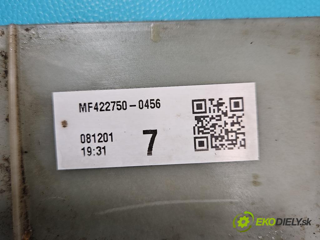 Toyota Yaris II 2005-2011 1.0 VVT-i: 69KM manual 51 kW 998 cm3 3- Ventilátor chladiča MF422750-0456