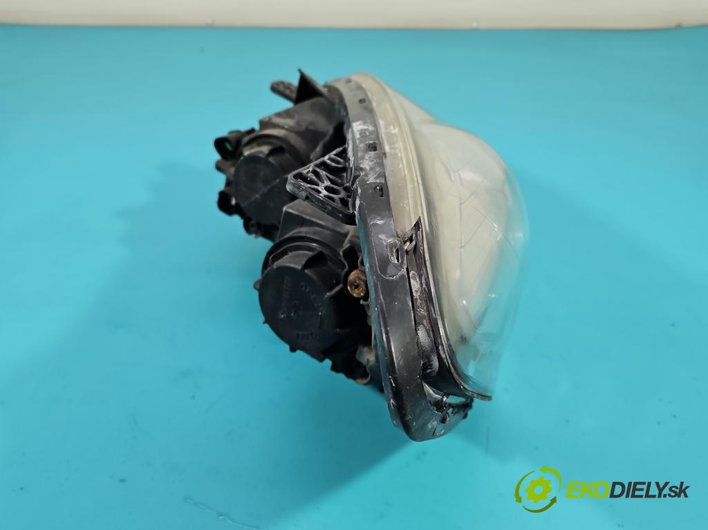 Kia Ceed I 2006-2012 1.4 16v 90 HP manual 66 kW 1396 cm3 5- Reflektor: pravý  (Pravé)