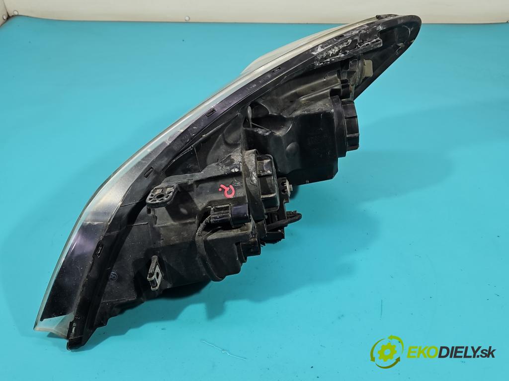 Kia Ceed I 2006-2012 1.4 16v 90 HP manual 66 kW 1396 cm3 5- Reflektor: pravý  (Pravé)