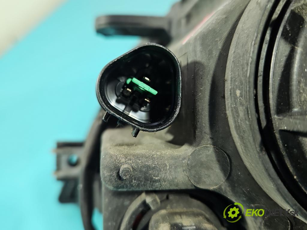 Kia Ceed I 2006-2012 1.4 16v 90 HP manual 66 kW 1396 cm3 5- Reflektor: pravý  (Pravé)