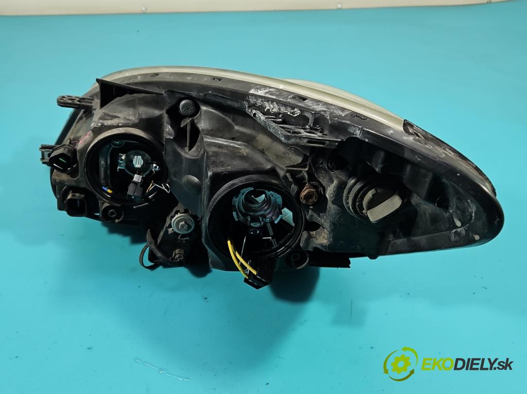 Kia Ceed I 2006-2012 1.4 16v 90 HP manual 66 kW 1396 cm3 5- Reflektor: pravý  (Pravé)