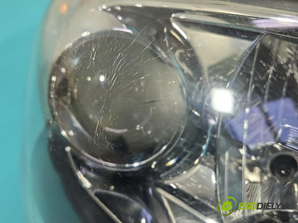 Kia Ceed I 2006-2012 1.4 16v 90 HP manual 66 kW 1396 cm3 5- Reflektor: pravý  (Pravé)