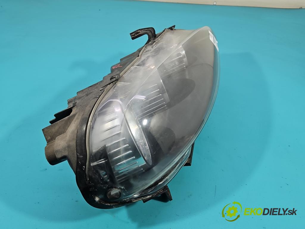 Alfa romeo 147 1.6 16V 105 HP manual 77 kW 1598 cm3 5- Reflektor: pravý  (Pravé)