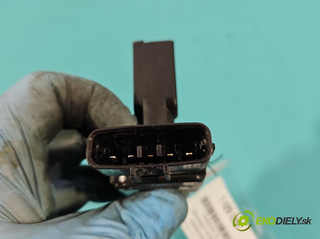 Toyota Avensis II T25 2003-2008 2.0 D4D 116 HP manual 85 kW 1995 cm3 4- průtokoměr: 22204-27010 (Váhy vzduchu)