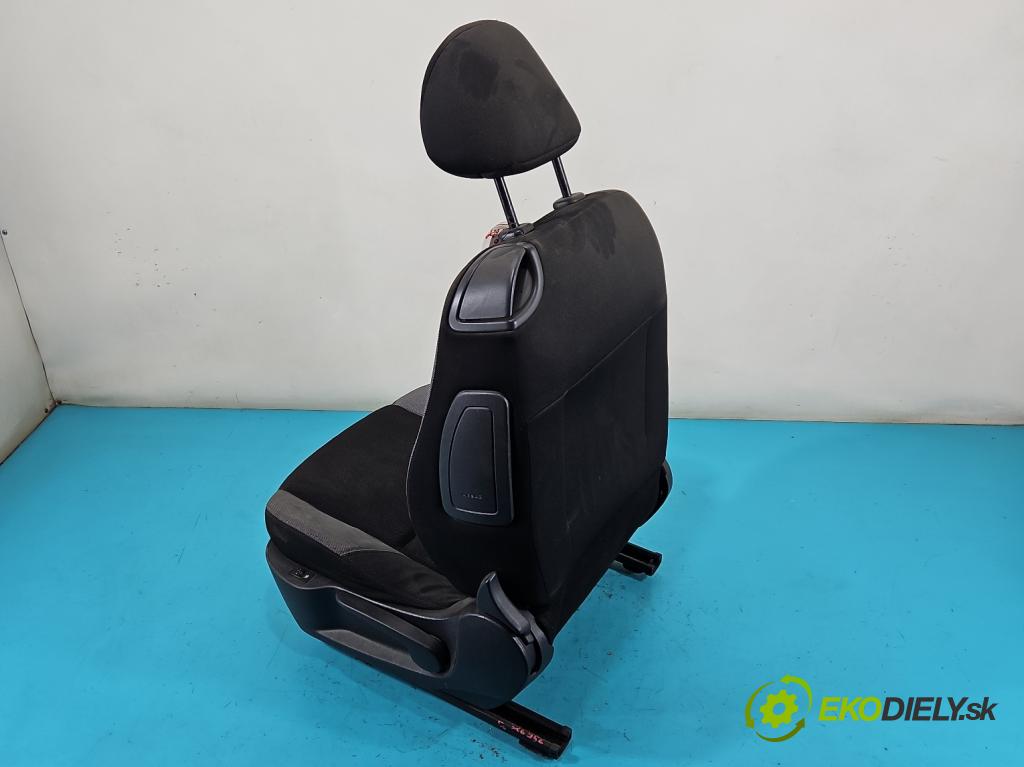 Peugeot 207 1.4 16v 88 HP manual 65 kW 1397 cm3 3- Sedačka ľavý  (Sedačka, sedadlo)