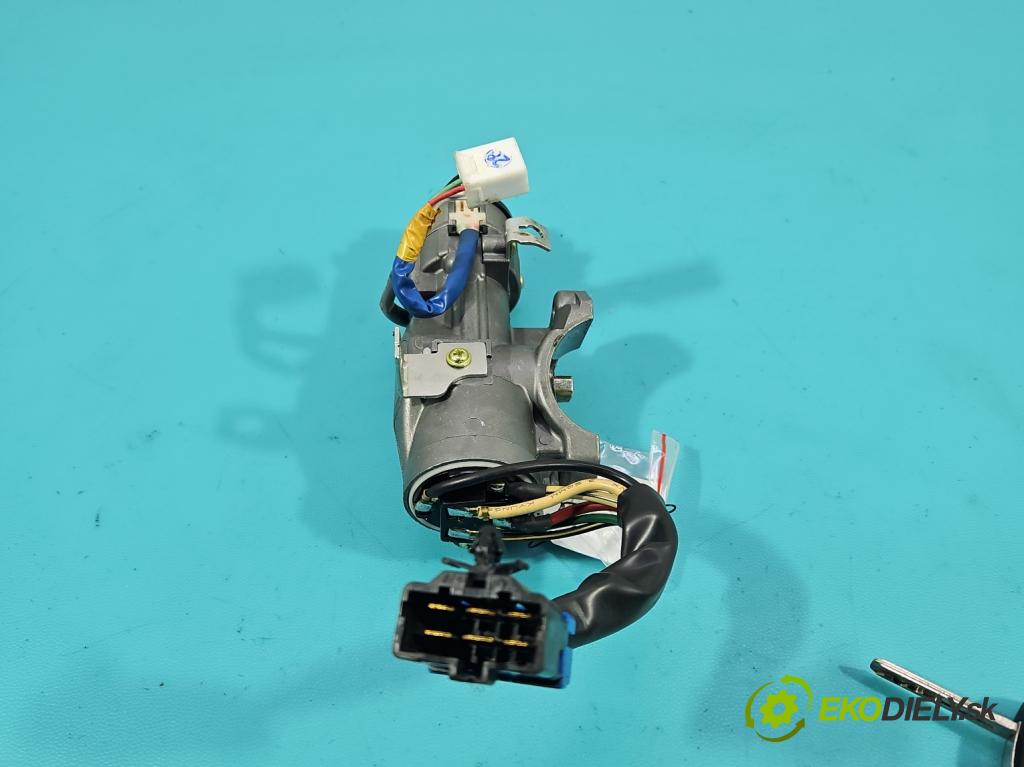 Kia Ceed I 2006-2012 1.4 16v 90 HP manual 66 kW 1396 cm3 5- Spínačka  (Spínacie skrinky a kľúče)