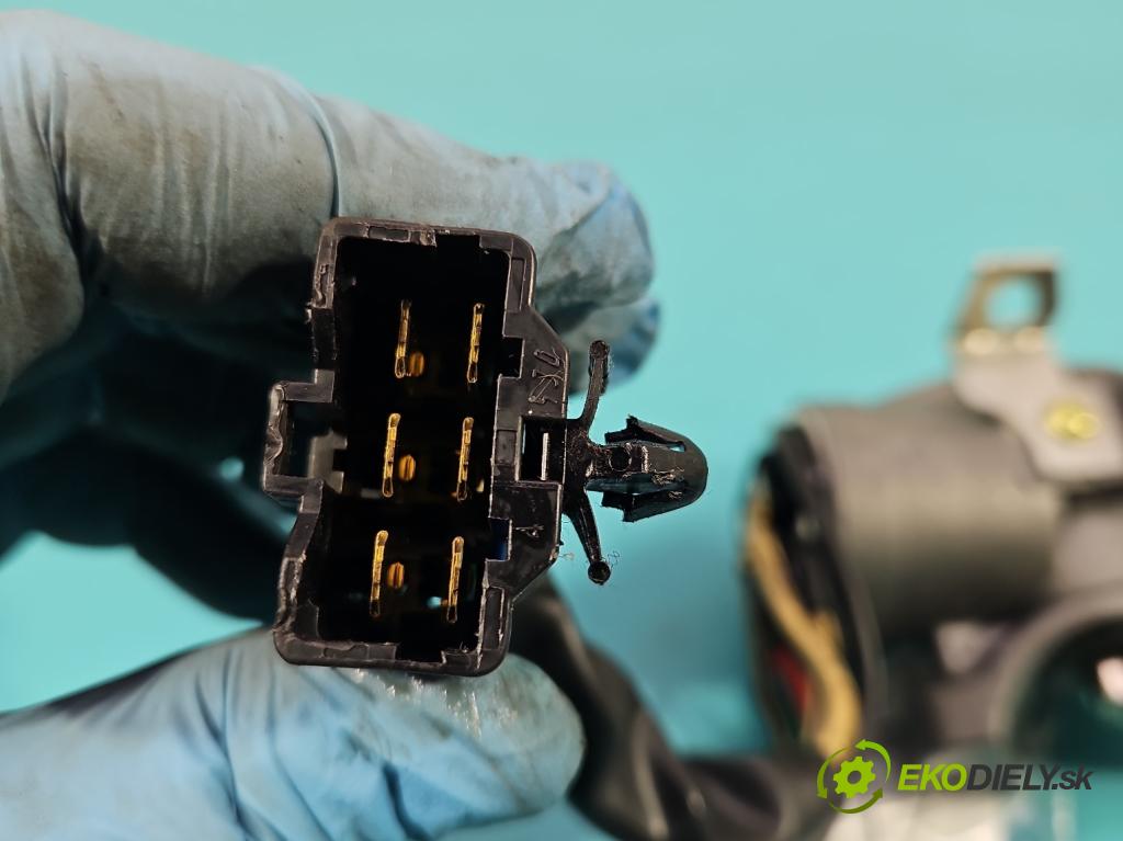 Kia Ceed I 2006-2012 1.4 16v 90 HP manual 66 kW 1396 cm3 5- Spínačka  (Spínacie skrinky a kľúče)