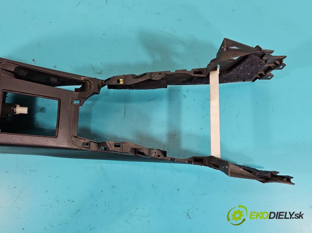 Toyota Rav4 III 2005-2012 2.2 D-CAT 177 HP manual 130 kW 2231 cm3 5- operadlo 58912-42020 (Lakťové opierky)