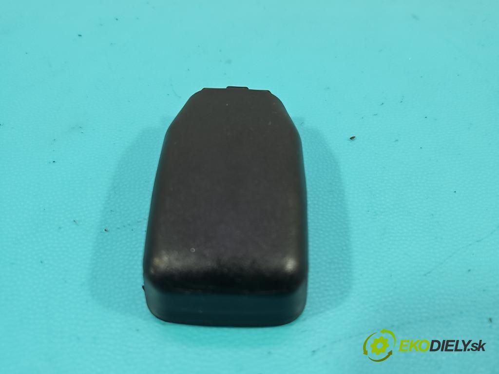 Toyota Rav4 III 2005-2012 2.2 D-CAT 177 HP manual 130 kW 2231 cm3 5- snímač déšť: 89941-42010 (Snímače dažďa)