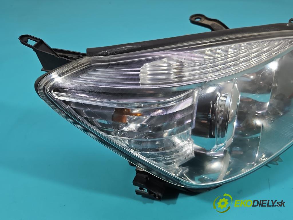 Toyota Rav4 III 2005-2012 2.2 D-CAT 177 HP manual 130 kW 2231 cm3 5- Reflektor: pravý  (Pravé)