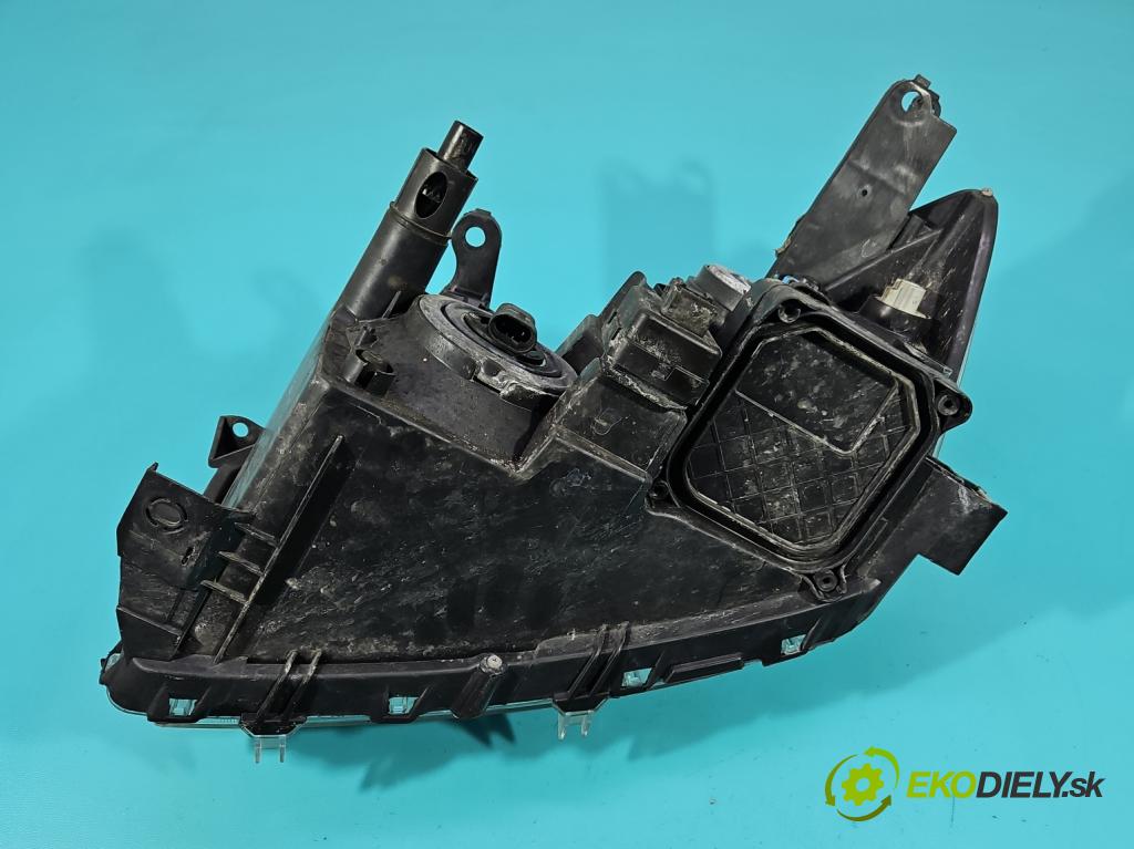 Toyota Rav4 III 2005-2012 2.2 D-CAT 177 HP manual 130 kW 2231 cm3 5- Reflektor: pravý  (Pravé)