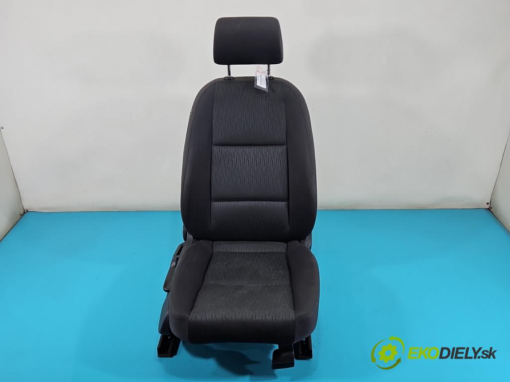 Audi A4 B7 2004-2008 2.0 TDi 170 HP manual 125 kW 1968 cm3 5- Sedačka pravý  (Sedačka, sedadlo)