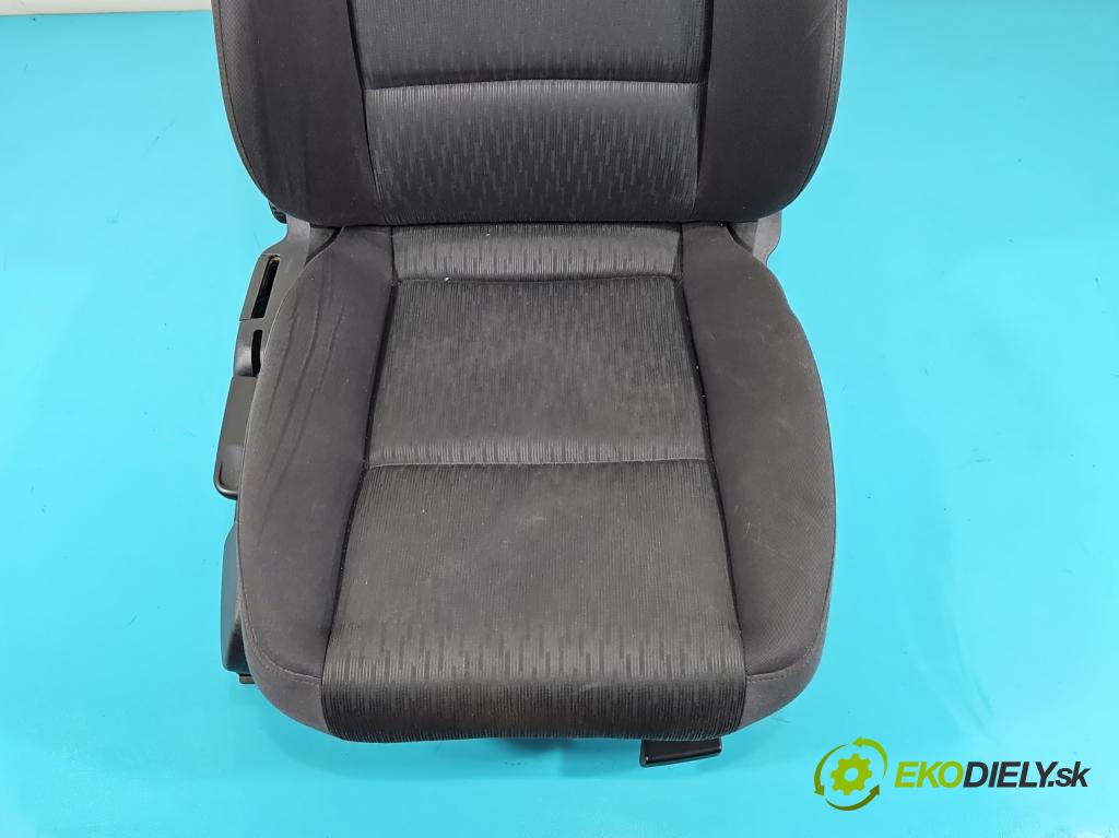 Audi A4 B7 2004-2008 2.0 TDi 170 HP manual 125 kW 1968 cm3 5- Sedačka pravý  (Sedačka, sedadlo)