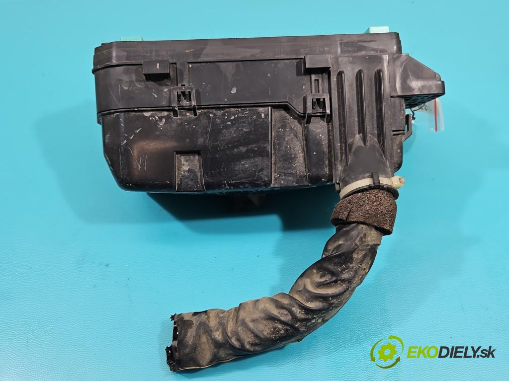 Honda Accord VIII 2008-2015 2.0 VTEC 156 hp manual 115 kW 1997 cm3 4- skříňka pojistková  (Pojistkové skříňky)