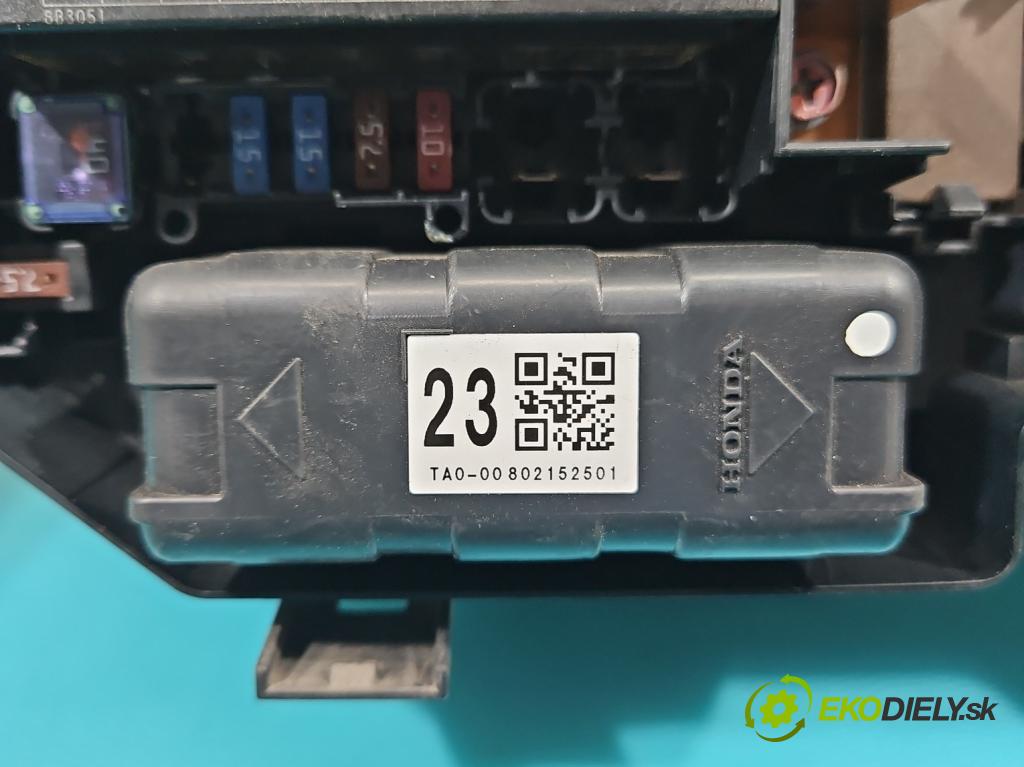 Honda Accord VIII 2008-2015 2.0 VTEC 156 hp manual 115 kW 1997 cm3 4- skříňka pojistková  (Pojistkové skříňky)