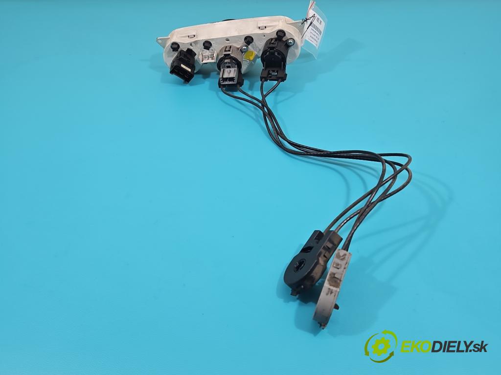 Ford Focus Mk1 1998-2004 1.6 16V 101 HP manual 74 kW 1596 cm3 5- panel kúrenia 98AB-18C419-AE