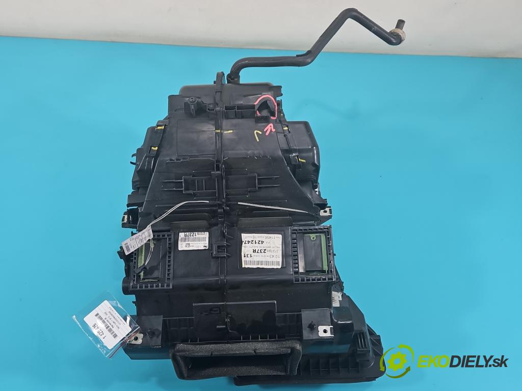 Dacia Logan II 2012-2020 1.0 SCe: 73 HP manual 54 kW 999 cm3 4- radiator 272701237R (Radiátor kúrenia)