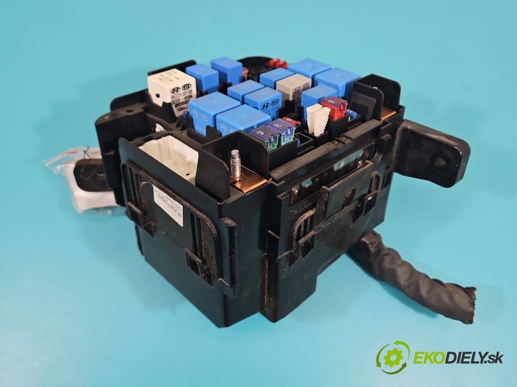 Kia Ceed I 2006-2012 1.4 16v 90 hp manual 66 kW 1396 cm3 5- skříňka pojistková 91207-1H240 (Pojistkové skříňky)