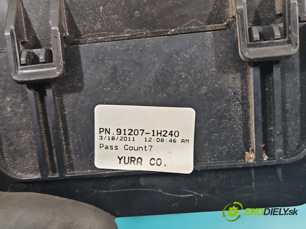 Kia Ceed I 2006-2012 1.4 16v 90 hp manual 66 kW 1396 cm3 5- skříňka pojistková 91207-1H240 (Pojistkové skříňky)