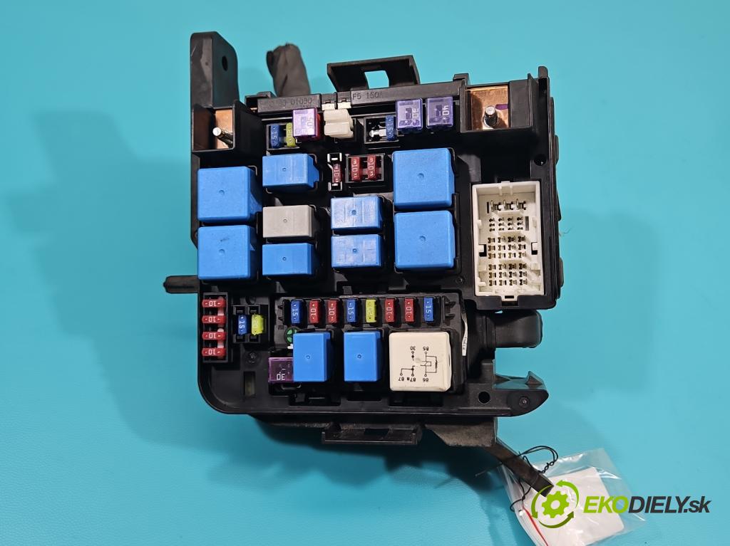 Kia Ceed I 2006-2012 1.4 16v 90 hp manual 66 kW 1396 cm3 5- skříňka pojistková 91207-1H240 (Pojistkové skříňky)