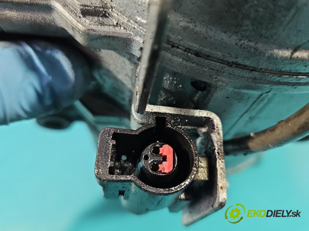 Jaguar XF I X250 2007-2015 2.7 TD V6 207 HP automatic 152 kW 2720 cm3 4- Kompresor: klimatizácie  (Kompresory klimatizácie)