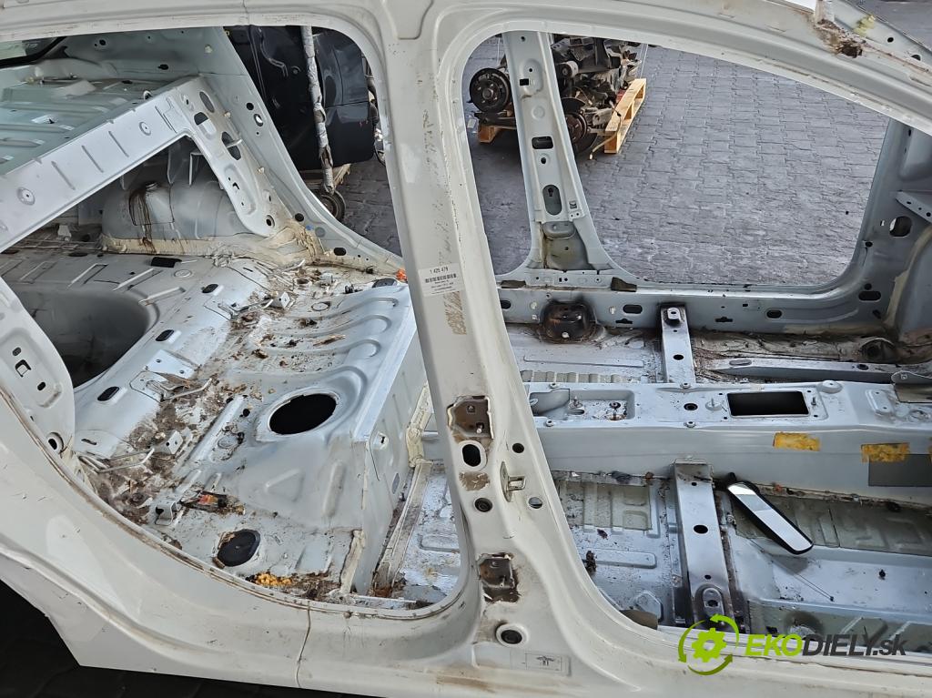 Dacia Logan II 2012-2020 1.0 SCe 73 hp manual 54 kW 999 cm3 4- práh pravý  (Ostatní)