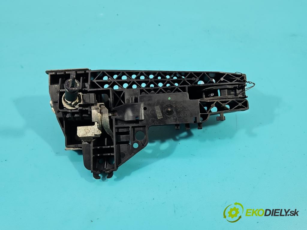 Audi Q5 2008-2016 2.0 TDi 170 HP automatic 125 kW 1968 cm3 5- rukoväť predné ľavé mimo: 8T0837885 (Vonkajšie predné ľavé)