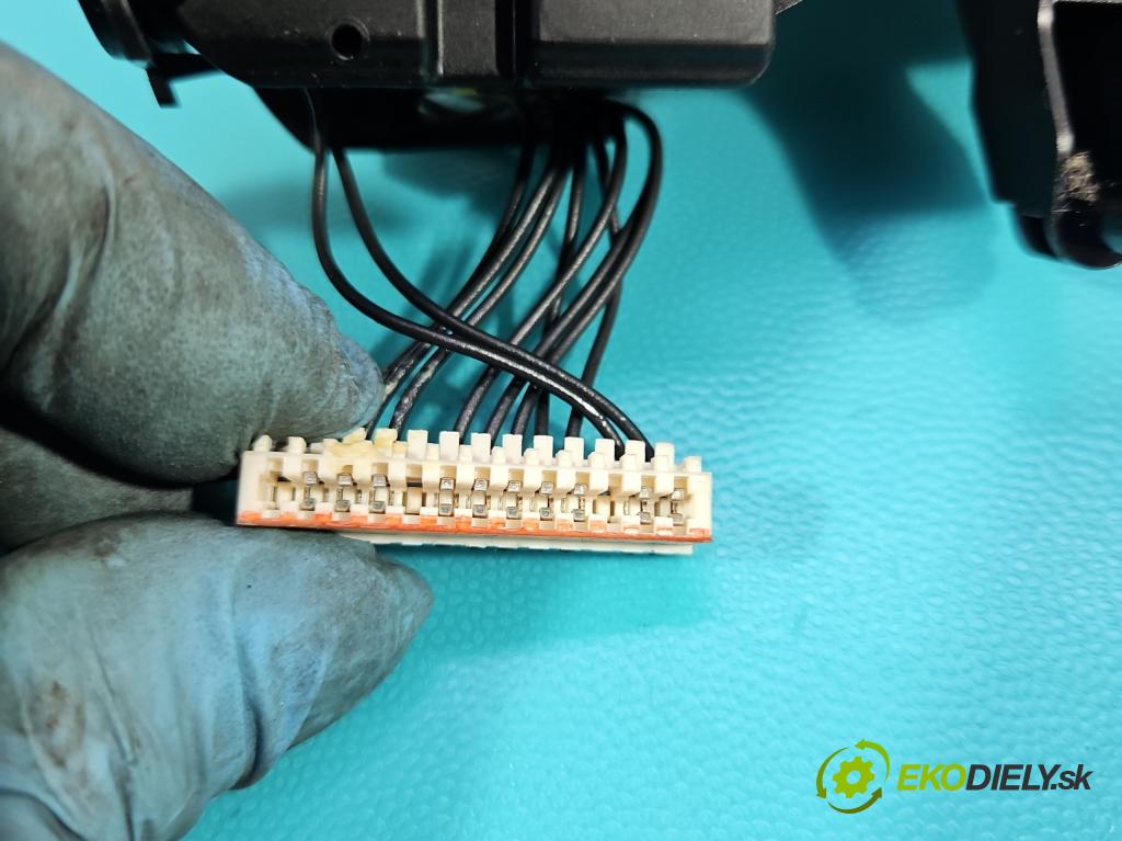 Audi Q5 2008-2016 2.0 TDi 170 HP automatic 125 kW 1968 cm3 5- prepínač komplex: 8K0953502BK (Prepínacie páčky pod volantom)