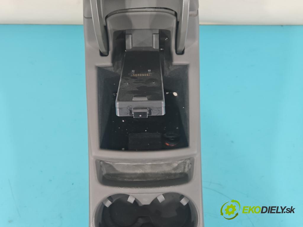 Audi Q5 2008-2016 2.0 TDi 170 HP automatic 125 kW 1968 cm3 5- operadlo 8R0863242 (Lakťové opierky)