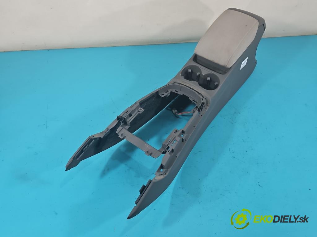 Audi Q5 2008-2016 2.0 TDi 170 HP automatic 125 kW 1968 cm3 5- operadlo 8R0863242 (Lakťové opierky)