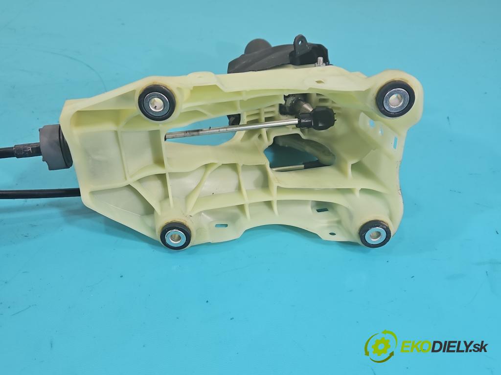 Honda Accord VIII 2008-2015 2.0 VTEC 156 HP manual 115 kW 1997 cm3 4- Páka: Změny: stupeň,rýchlosť  (Rýchlostná páka (kulisa))