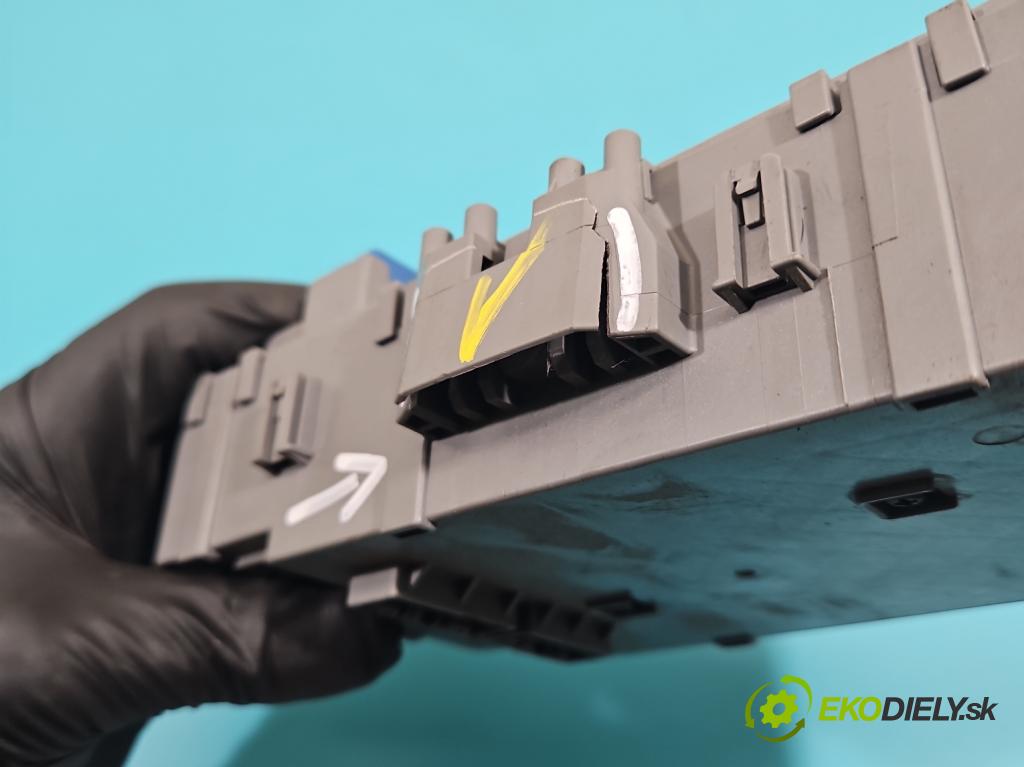 Honda Accord VIII 2008-2015 2.0 VTEC 156 hp manual 115 kW 1997 cm3 4- skříňka pojistková TL1-G212 (Pojistkové skříňky)