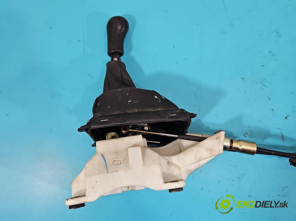 Honda CR-V II 2001-2006 2.0 16v 150 HP manual 110 kW 1998 cm3 5- Páka: Změny: stupeň,rýchlosť  (Rýchlostná páka (kulisa))