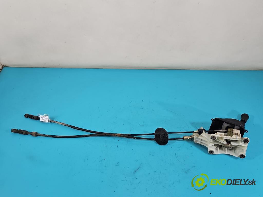 Honda CR-V II 2001-2006 2.0 16v 150 HP manual 110 kW 1998 cm3 5- Páka: Změny: stupeň,rýchlosť  (Rýchlostná páka (kulisa))