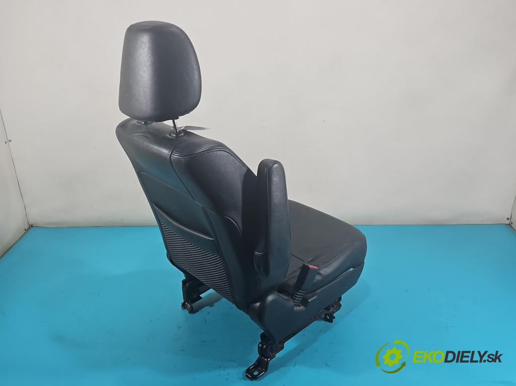 Honda CR-V II 2001-2006 2.0 16v 150 HP manual 110 kW 1998 cm3 5- Sedačka ľavý  (Sedačka, sedadlo)