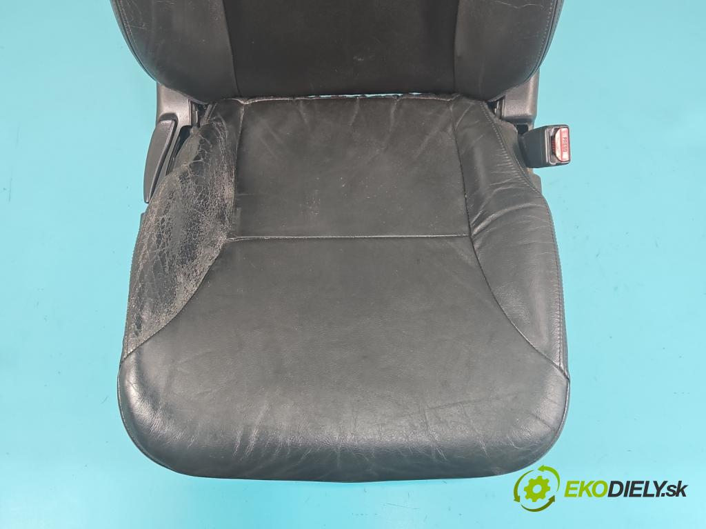 Honda CR-V II 2001-2006 2.0 16v 150 HP manual 110 kW 1998 cm3 5- Sedačka pravý  (Sedačka, sedadlo)