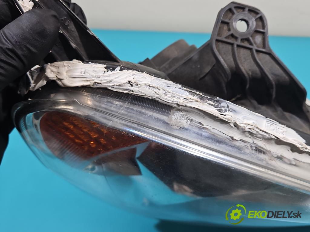 Honda CR-V II 2001-2006 2.0 16v 150 HP manual 110 kW 1998 cm3 5- Reflektor: pravý 33100-SCA-G010-M1 (Pravé)