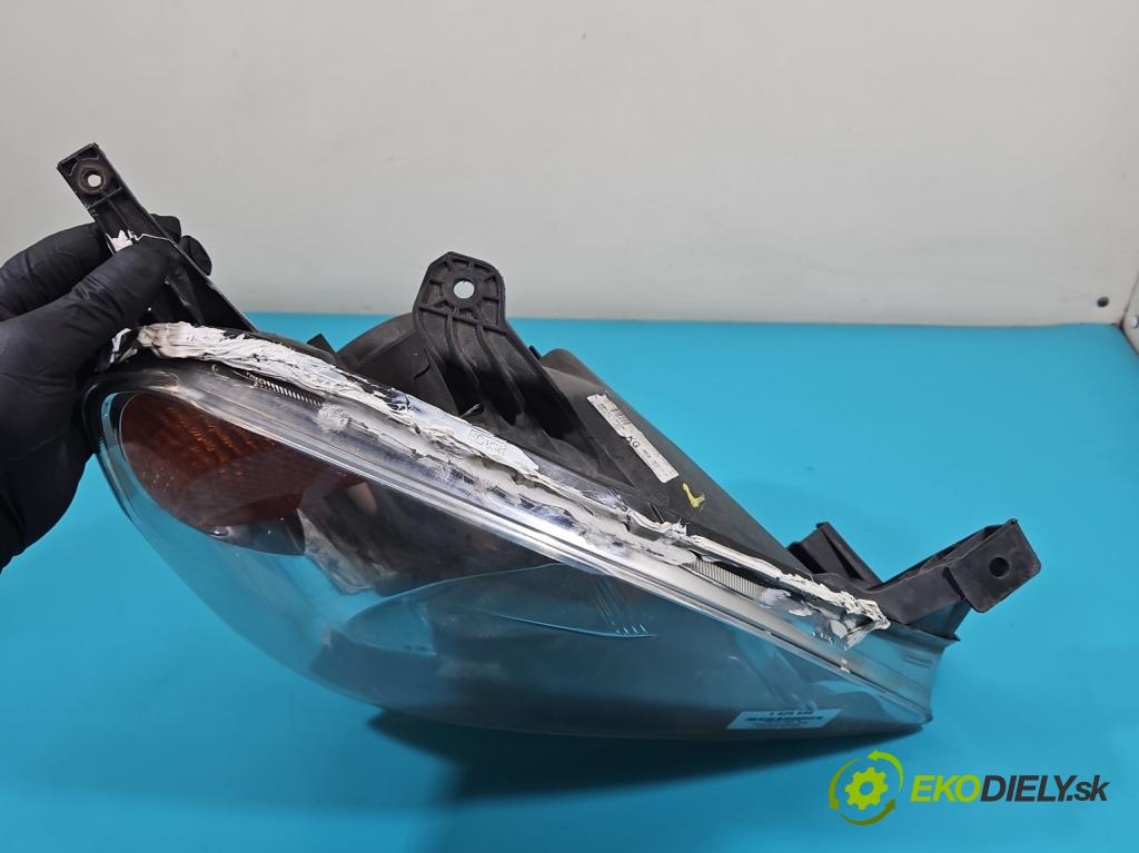 Honda CR-V II 2001-2006 2.0 16v 150 HP manual 110 kW 1998 cm3 5- Reflektor: pravý 33100-SCA-G010-M1 (Pravé)