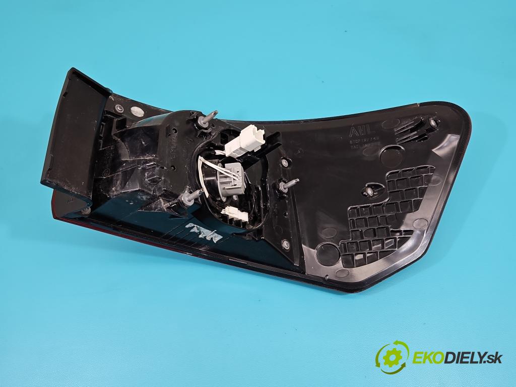 Toyota Avensis III T27 2009-2018 2.0 D4-D: 143 HP manual 105 kW 1995 cm3 5- svetlo / reflektor zadné ľavé  (Kľučka dverí ostatné)