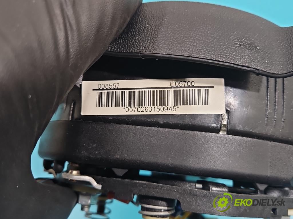 Seat Leon II 2005-2012 1.6 8V 102 HP manual 75 kW 1595 cm3 5- airbag vzduch: Řidiči: (Airbagy)