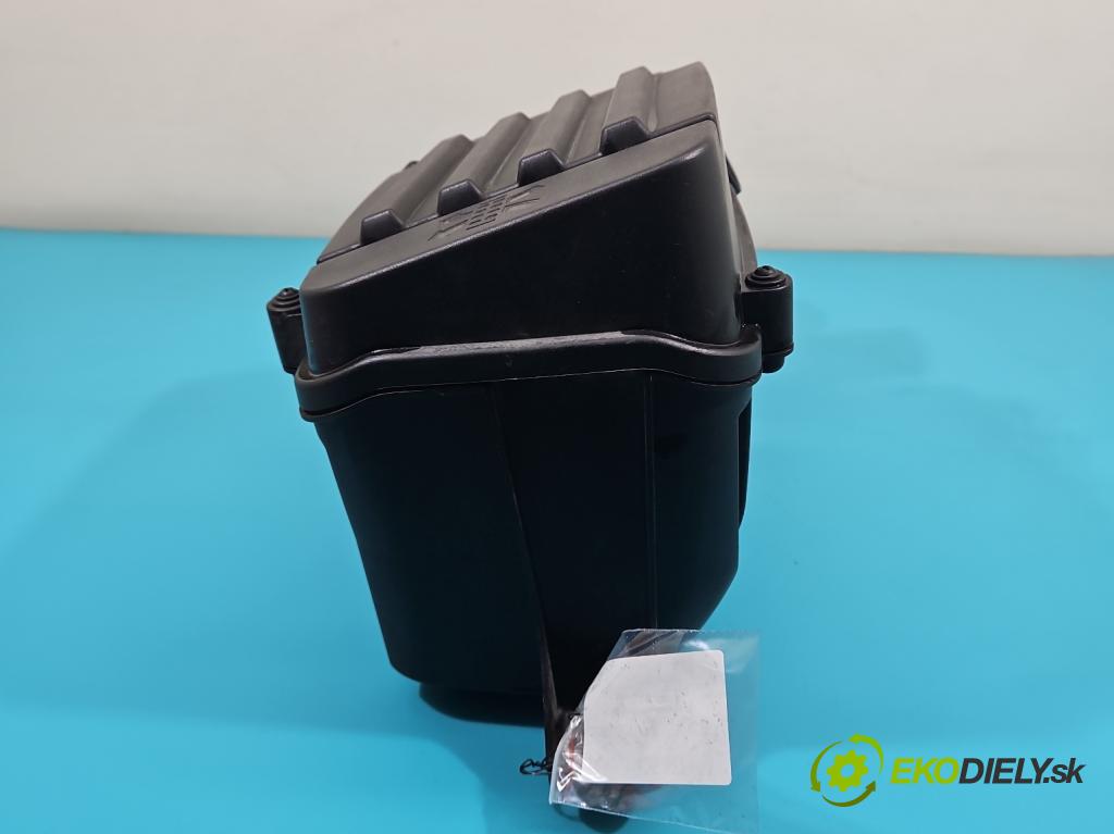 Seat Leon II 2005-2012 1.6 8V 102 HP manual 75 kW 1595 cm3 5- obal filtra vzduchu 1F0129607 (Obaly filtrov vzduchu)