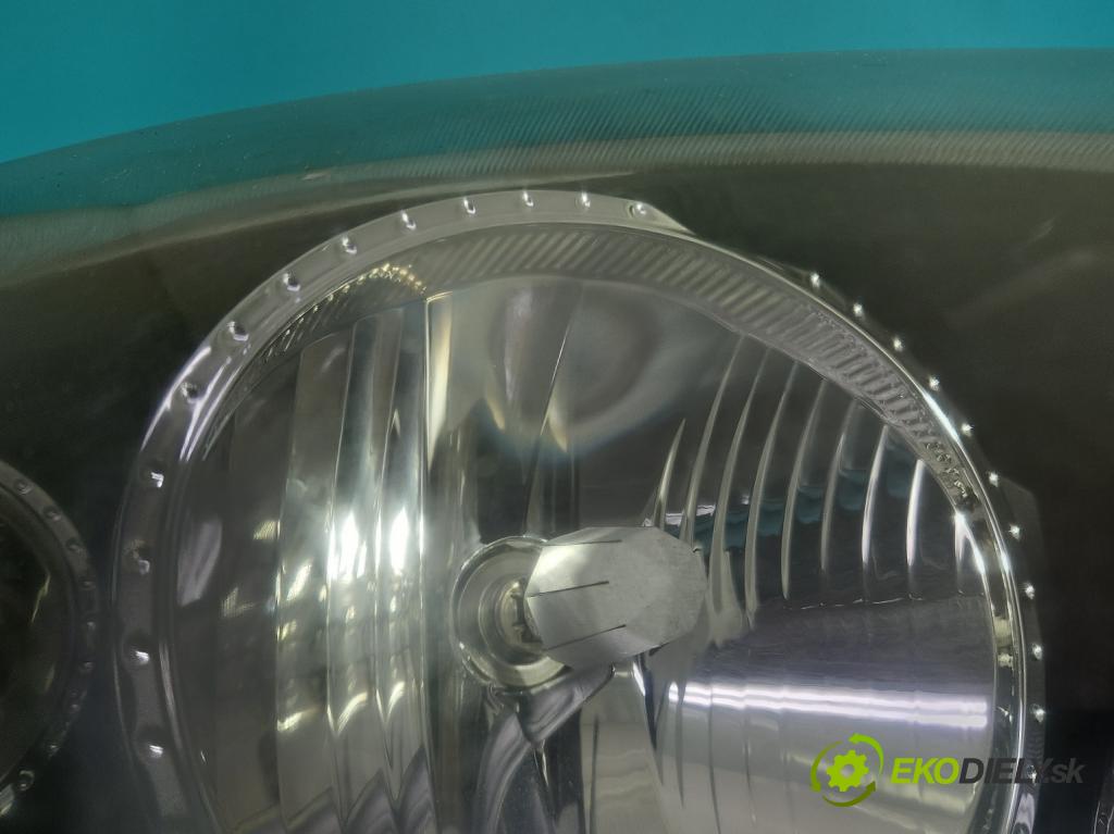 Seat Leon II 2005-2012 1.6 8V 102 HP manual 75 kW 1595 cm3 5- Reflektor: pravý 5P1941006D (Pravé)