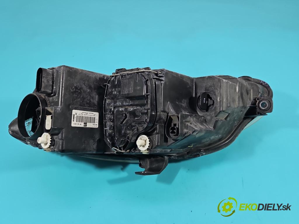 Seat Leon II 2005-2012 1.6 8V 102 HP manual 75 kW 1595 cm3 5- Reflektor: pravý 5P1941006D (Pravé)