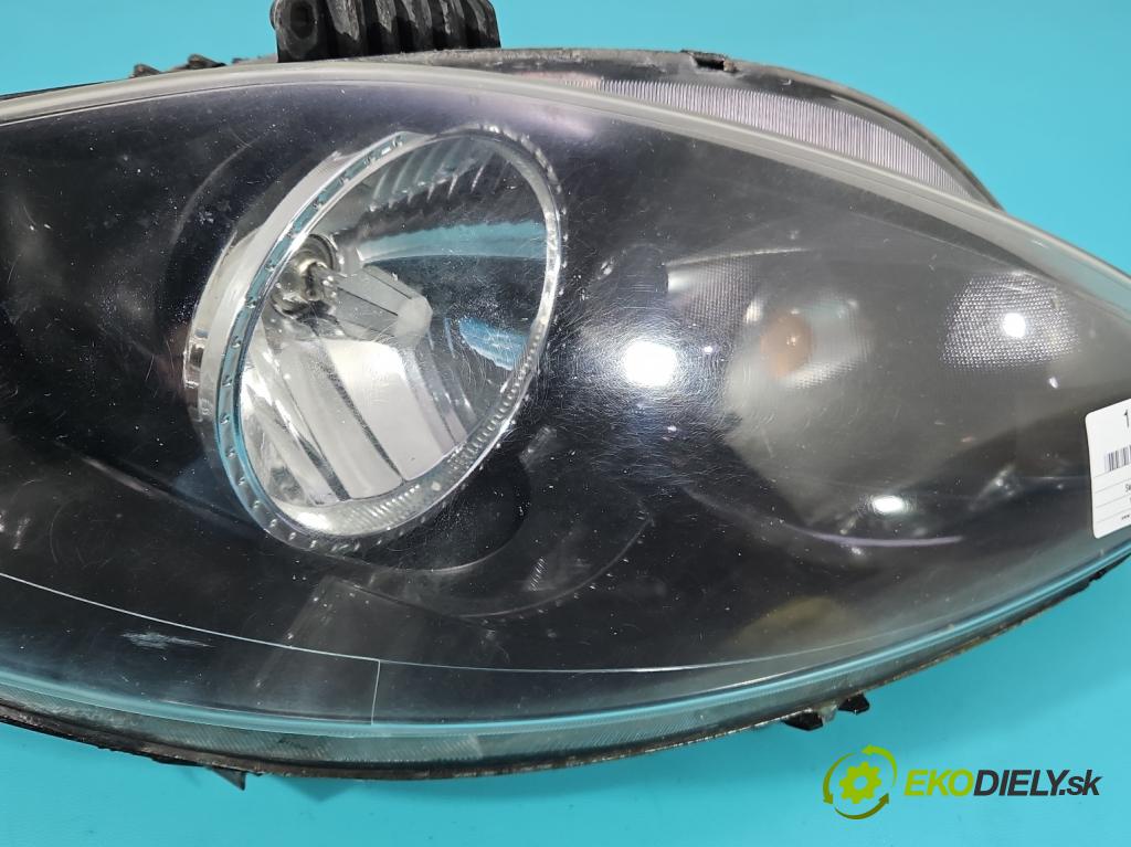 Seat Leon II 2005-2012 1.6 8V 102 HP manual 75 kW 1595 cm3 5- Reflektor: pravý 5P1941006D (Pravé)