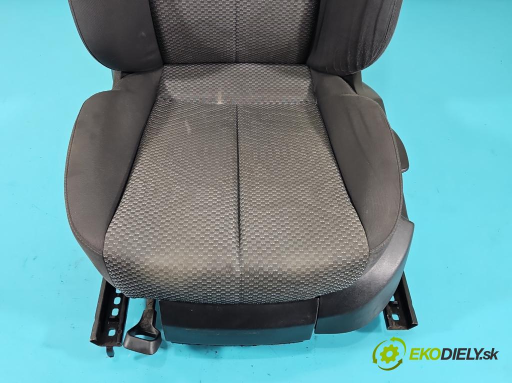 Seat Leon II 2005-2012 1.6 8V 102 HP manual 75 kW 1595 cm3 5- Sedačka ľavý  (Sedačka, sedadlo)