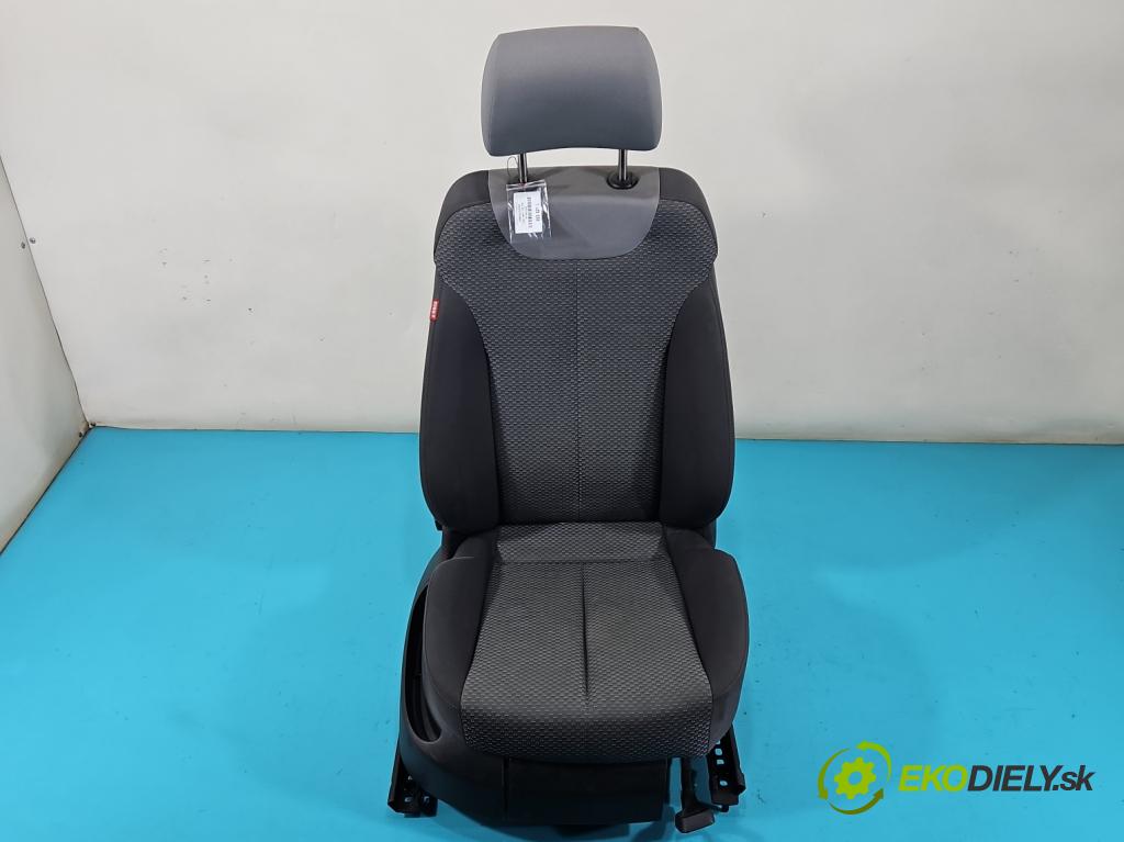 Seat Leon II 2005-2012 1.6 8V 102 HP manual 75 kW 1595 cm3 5- Sedačka pravý  (Sedačka, sedadlo)